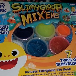 Baby Shark Ultimate Mix’EMS by Horizon Group USA, Enjoy Squishing & Squeezing 7